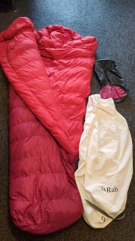 Rab Ascent 900 Slaapzak -18C, Ophalen, Gebruikt