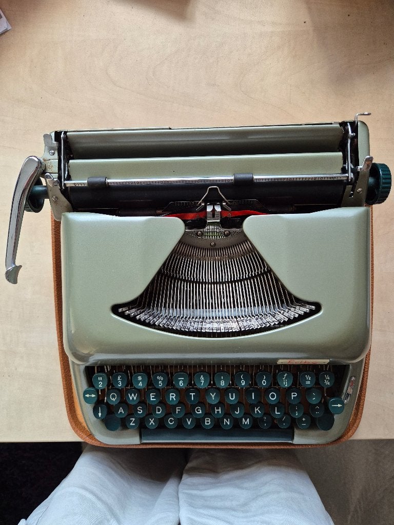 Vintage Erika 12 typemachine inclusief koffer (jaren'60), Ophalen of Verzenden, Gebruikt