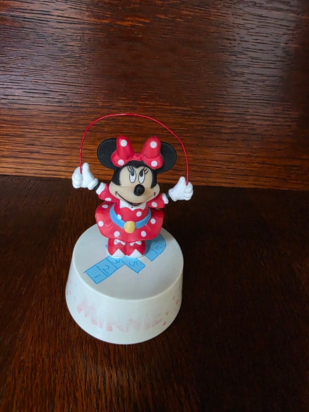 Minnie Mouse muziekdoosje met springtouw, Verzamelen, Disney, Ophalen of Verzenden, Mickey Mouse, Zo goed als nieuw, Beeldje of Figuurtje