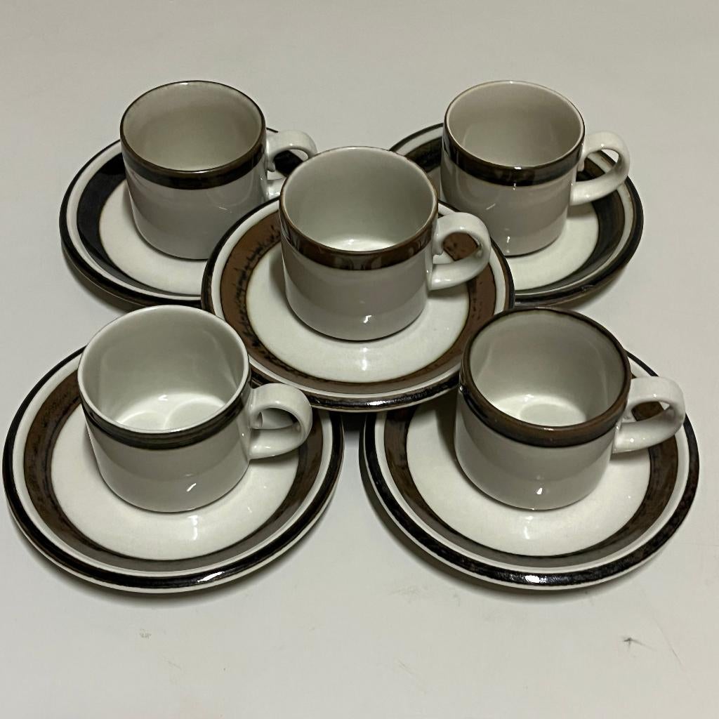 Arabia Wärtsilä Finland Karelia servies delen kop en schotel, Huis en Inrichting, Keuken | Servies, Karelia, Keramiek, Ophalen of Verzenden