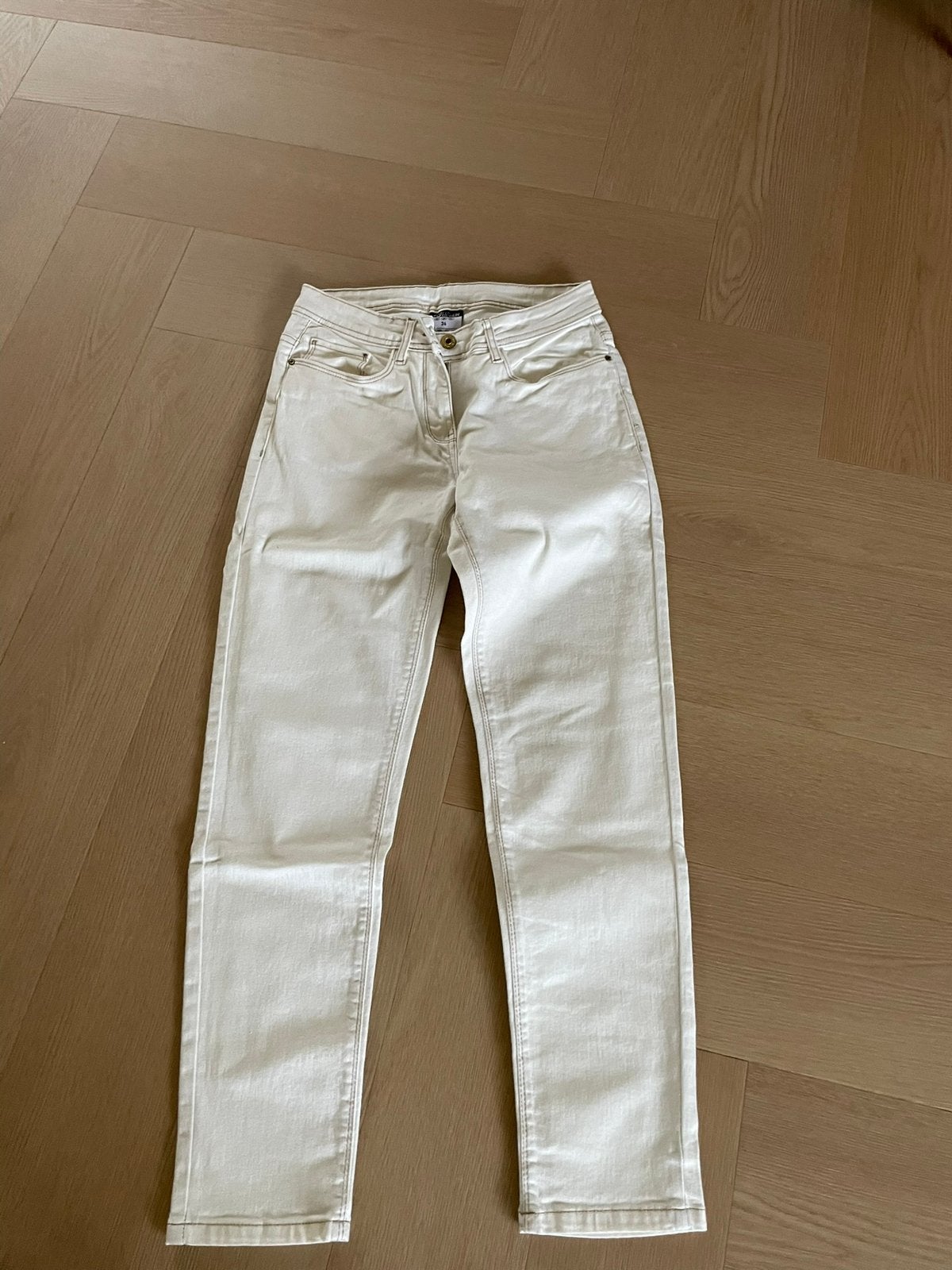 Stijlvolle Crèmekleurige Jeans - Maat 36 (S), Beige, Ophalen of Verzenden, Zo goed als nieuw, Maat 36 (S)