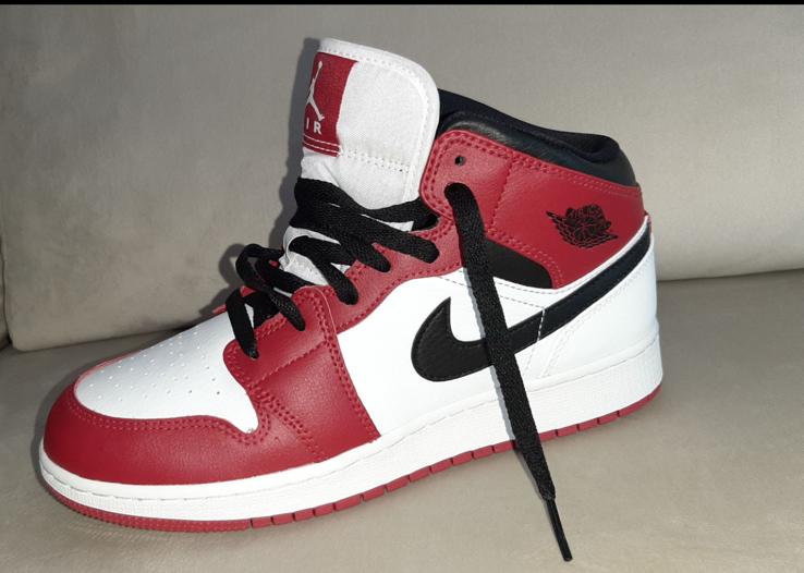 Nike Jordan Mid Chicago 2020, mt 39 z.g.a.n.!, Ophalen of Verzenden, Zo goed als nieuw, Schoenen