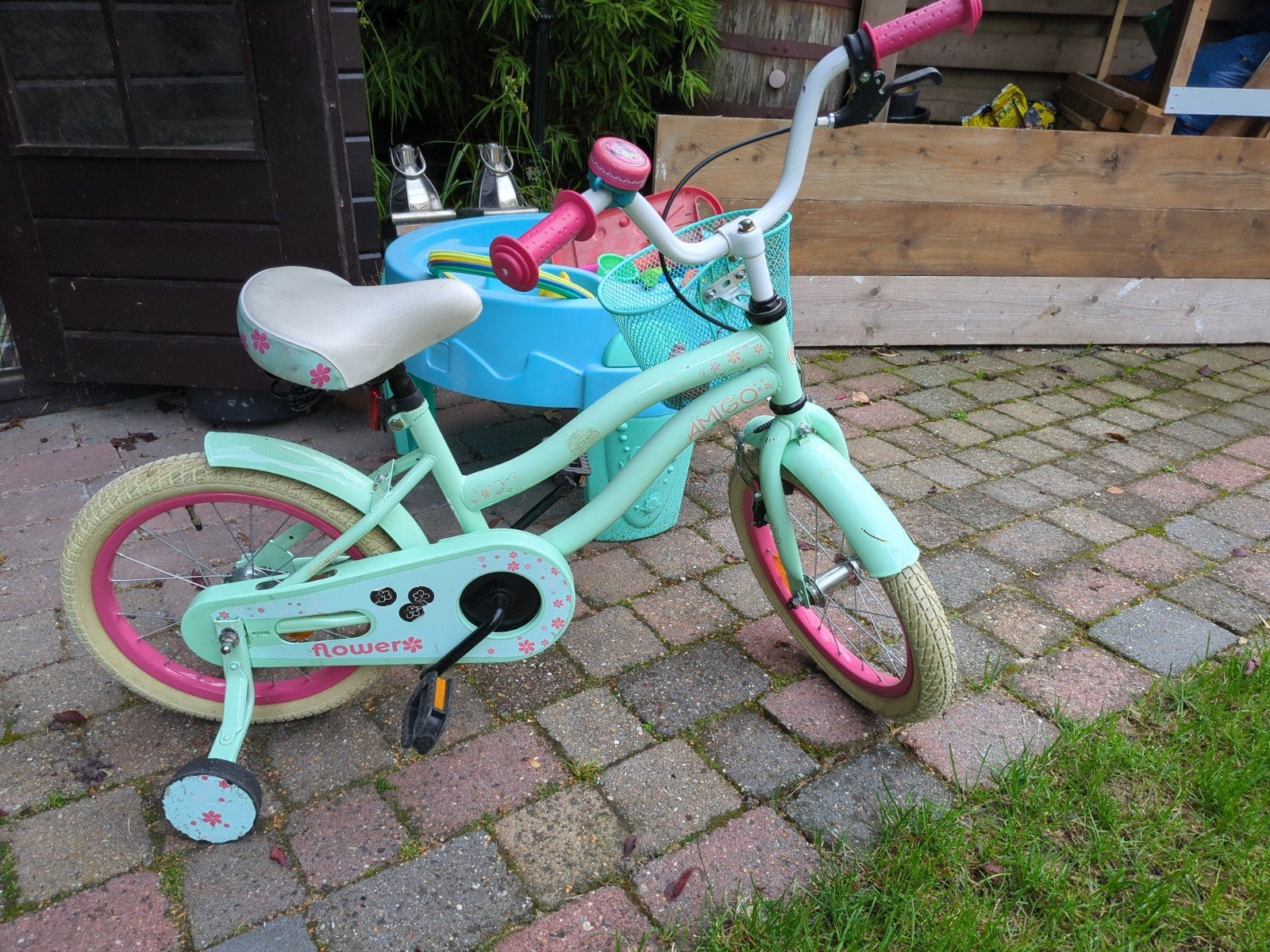 Leuk gebruikt kinderfietsje - 16 inch - Amigo Flower, Ophalen, Terugtraprem, Zijwieltjes, Amigo