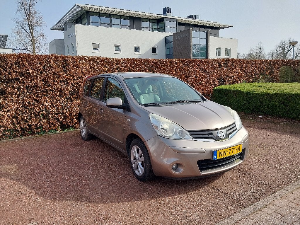 Nissan Note 1.4 16V 2010 Bruin, Auto's, Nissan, Voorwielaandrijving, Stof, Beige, 4 cilinders