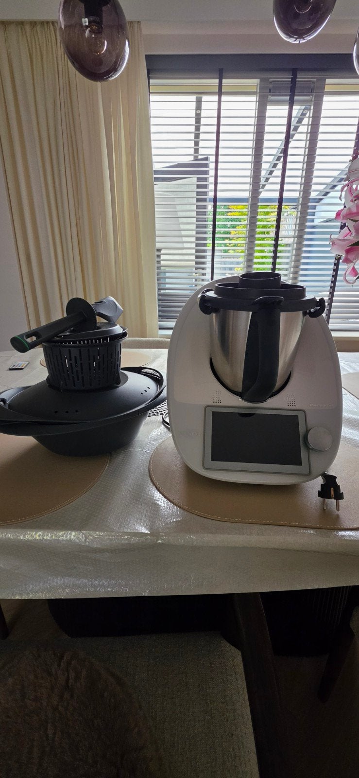 Thermomix TM6 uit 2020 - Prima staat!, Witgoed en Apparatuur, Keukenmixers, 4 liter of meer, Ophalen of Verzenden, 3 snelheden of meer