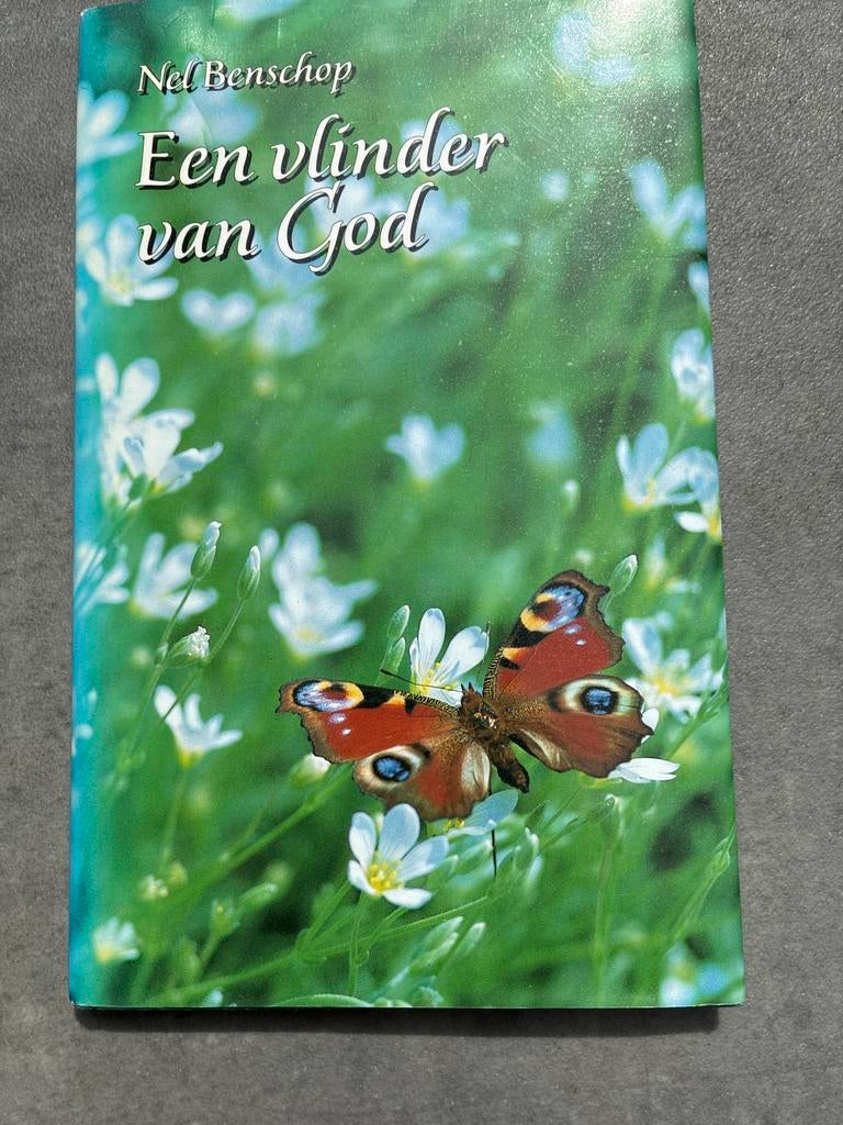 Een vlinder van God - Nel Benschop (Gedichtenbundel), Boeken, Gedichten en Poëzie, Ophalen of Verzenden, Zo goed als nieuw