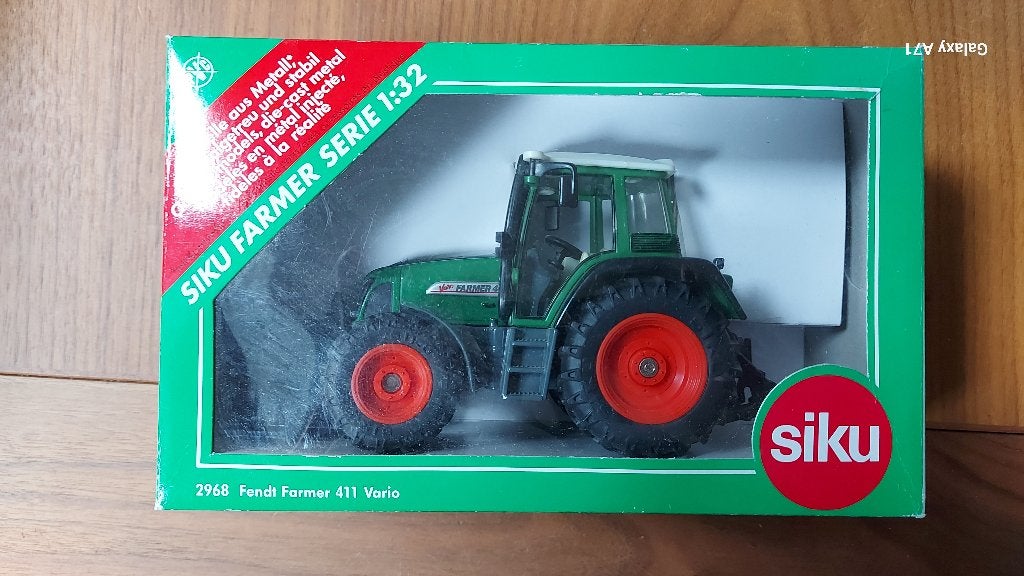 Siku 2968 Fendt Farmer 411 Vario, Hobby en Vrije tijd, Modelauto's | 1:32, Ophalen of Verzenden, Zo goed als nieuw, Tractor of Landbouw