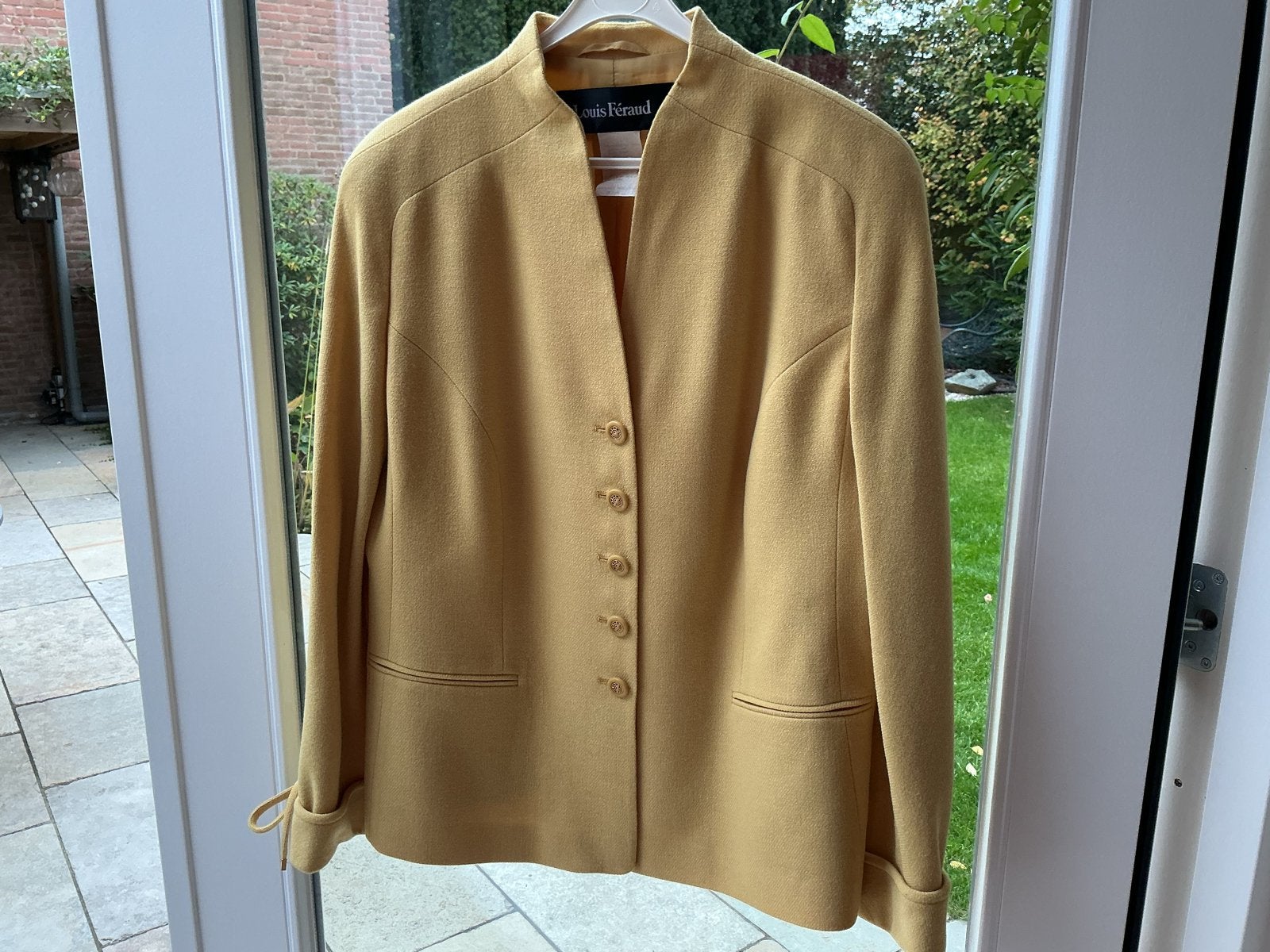 Louis Féraud Jasje en Rok, wollen combinatie in okergeel, Kleding | Dames, Ophalen, Kostuum of Pak, Geel, Maat 42/44 (L)