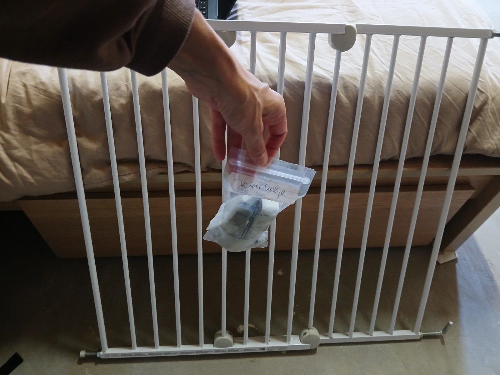 Safety First Baby Gate, Kinderen en Baby's, Ophalen, Nieuw, Klemhekje, Metaal of IJzer