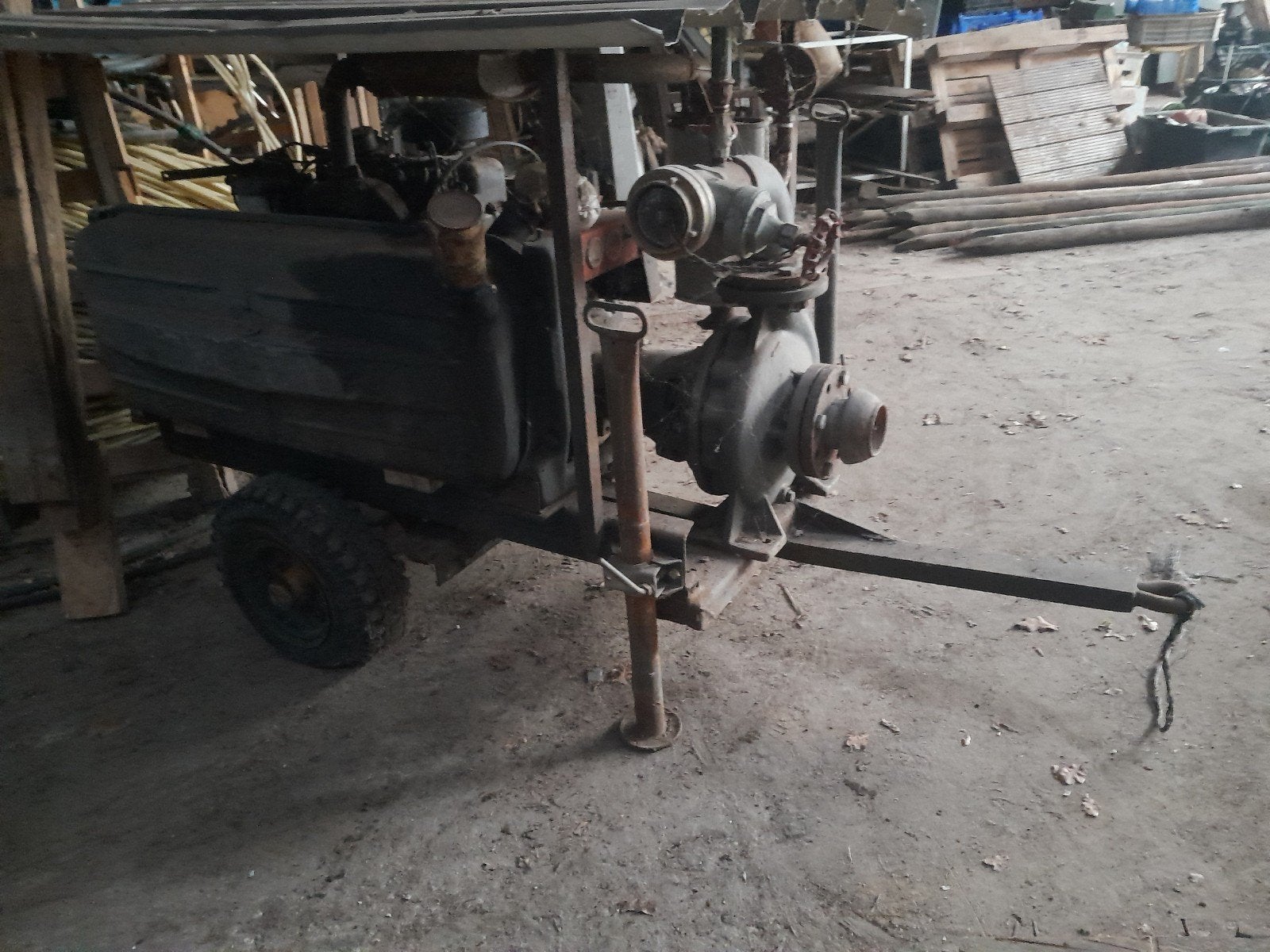 Mobiele waterpomp op aanhanger, Ophalen