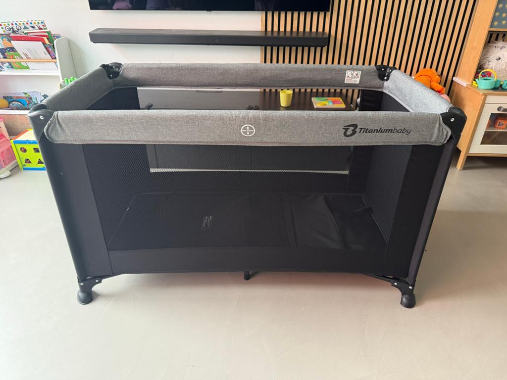 Titaniumbaby Campingbed & matras 60x120 'Beste uit de Test', Kinderen en Baby's, Babywiegjes en Ledikanten, Ophalen, Zo goed als nieuw