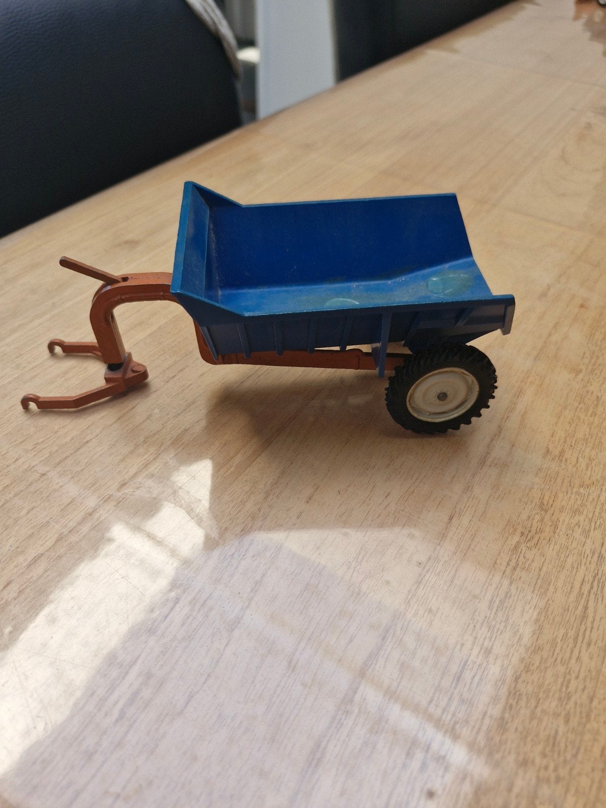 Britains Shawnee Poole Kiepwagen Model 9629 Schaal 1:32, Hobby en Vrije tijd, Modelauto's | 1:32, Ophalen of Verzenden, Gebruikt