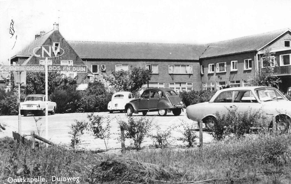 421 Oostkapelle - Duinweg  auto's  2CV, Ophalen of Verzenden, 1940 tot 1960, Gelopen, Zeeland