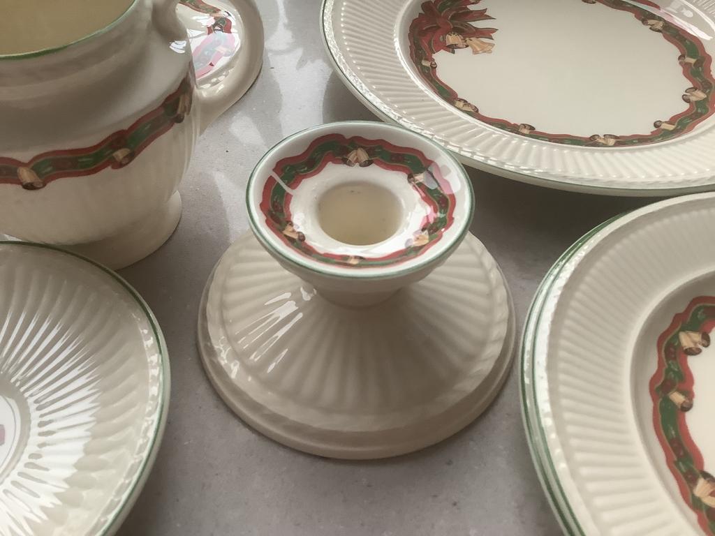 Zgan lage kandelaar WEDGWOOD CHRISTMAS TIME., Huis en Inrichting, Keuken | Servies, Ophalen of Verzenden, Zo goed als nieuw, Porselein