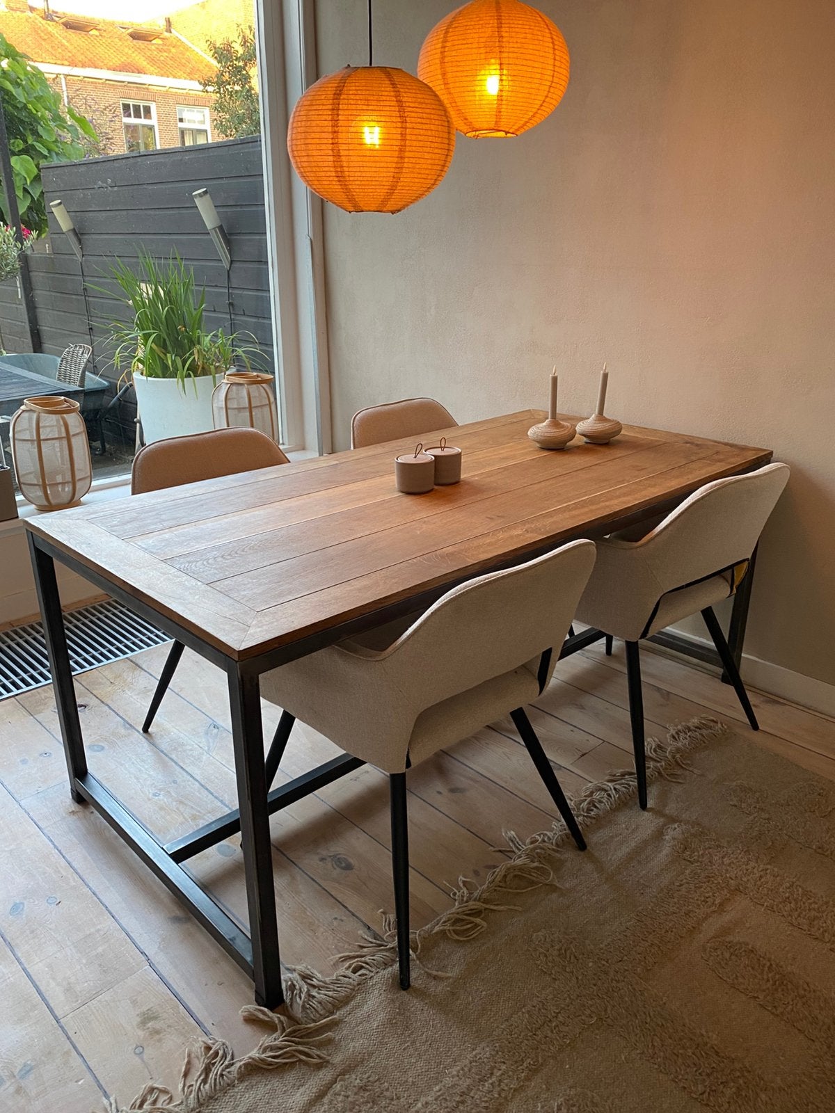Eiken eettafel met stalen onderstel, Huis en Inrichting, Tafels | Eettafels, Gebruikt, 50 tot 100 cm, 150 tot 200 cm, Vier personen