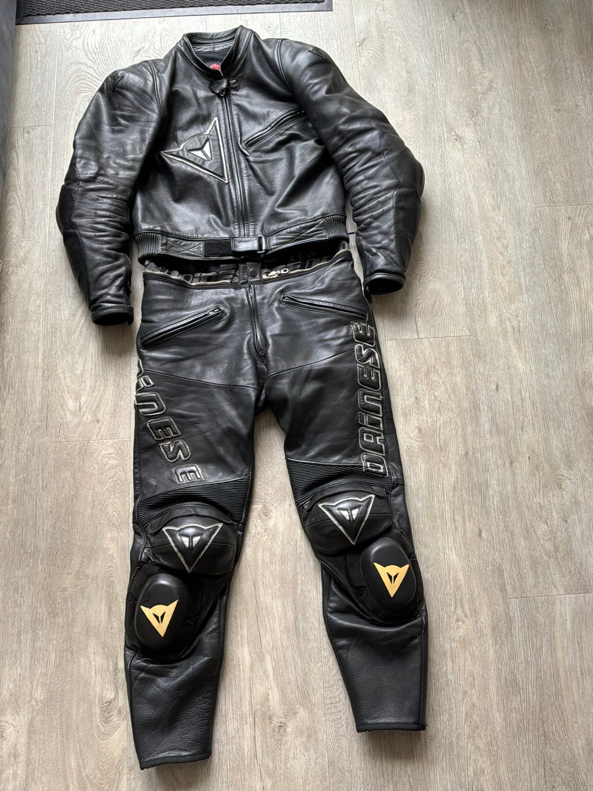Dainese Lederen Motorpak - Jas en Broek Maat 52, Motoren, Kleding | Motorkleding, Ophalen, Tweedehands, Heren, Combipak