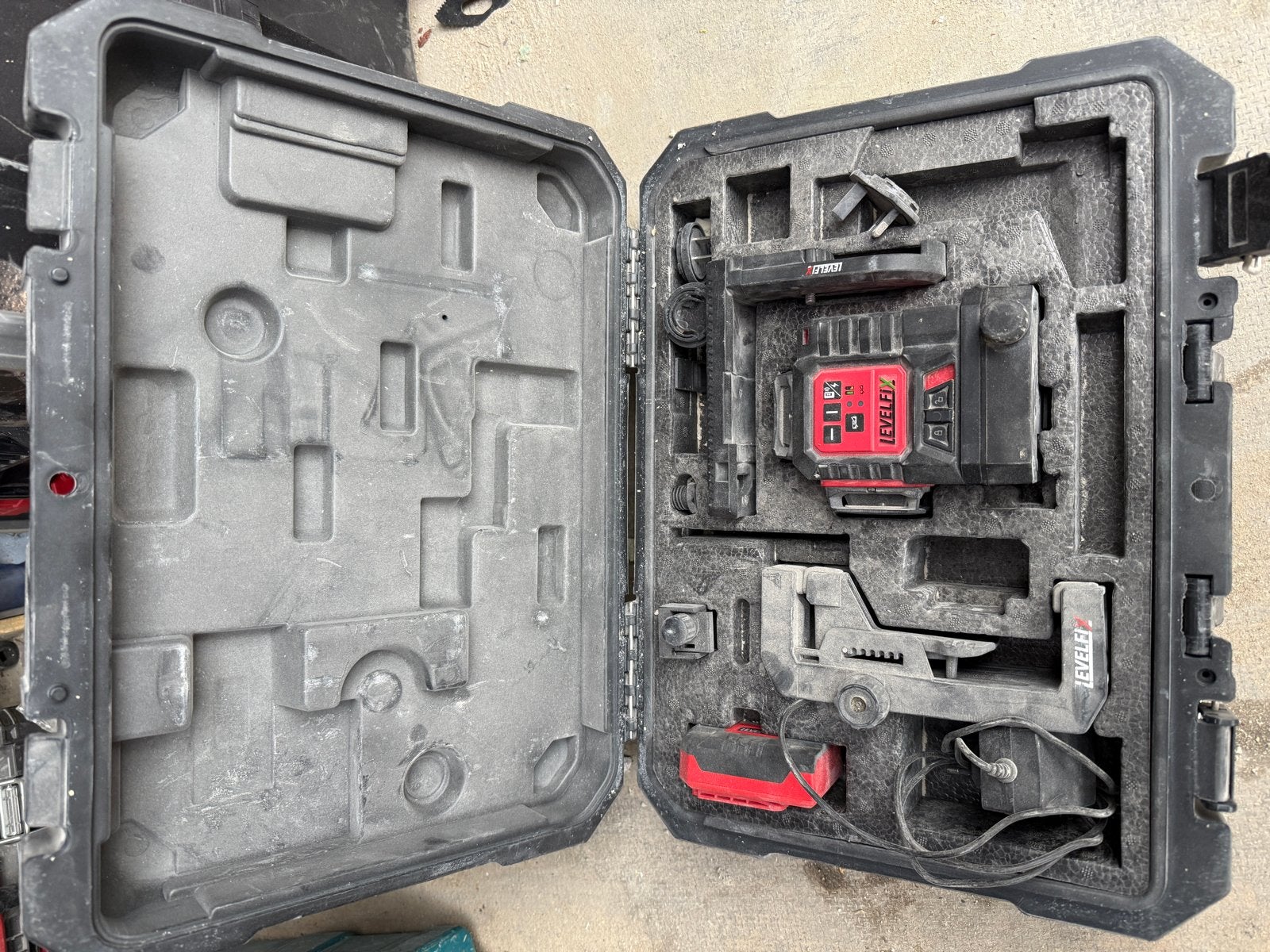 LevelFix kruislijnlaser in koffer - Compleet, Ophalen, Gebruikt