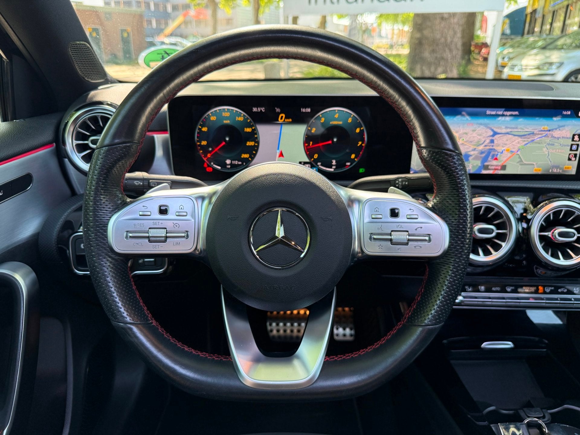 Mercedes-Benz A-klasse 200 Business Solution AMG Automaat Pa, Auto's, Gebruikt, 4 cilinders, 19 km/l, 1600 kg