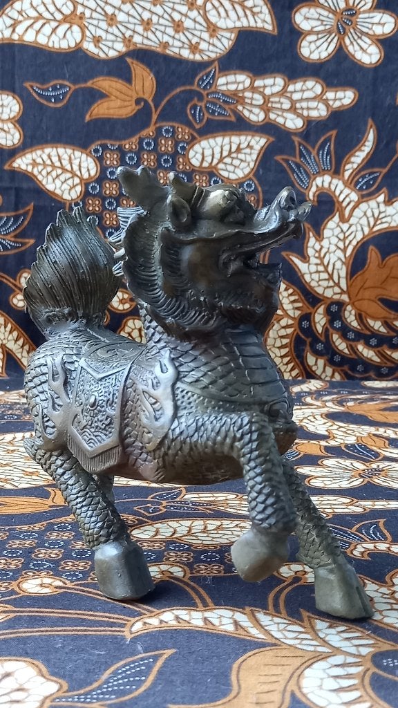 Prachtig oud Chinees brons beeldje van een Foo dog 15,5 cm., Antiek en Kunst, Ophalen of Verzenden