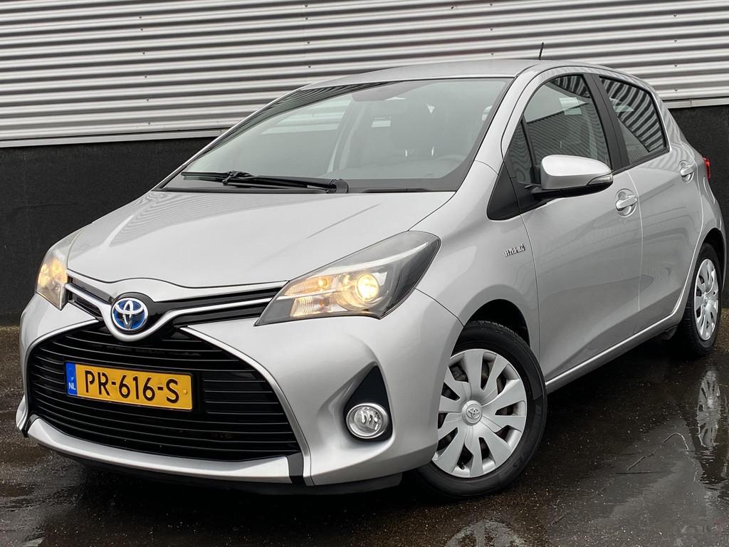 Toyota Yaris 1.5 Hybrid Trend Automaat, achteruitrij camera,, Auto's, Gebruikt, Euro 6, 4 cilinders, 49 €/maand