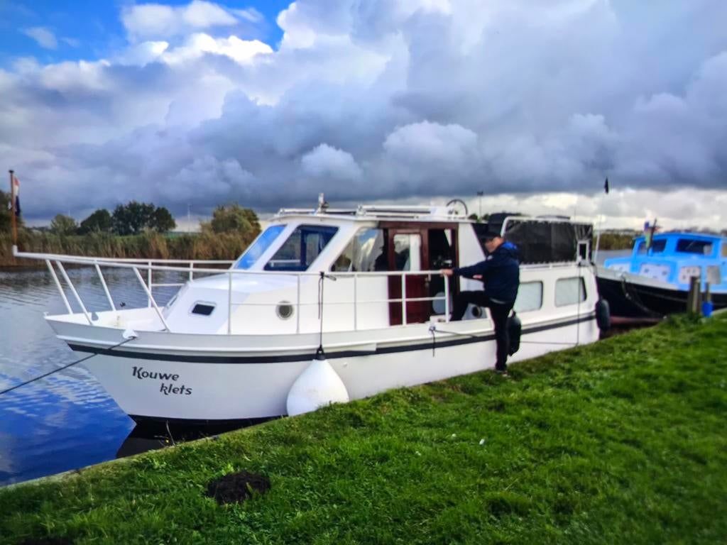 Jacht 9 x 3 ,, als nieuw, zonnepanelen . Vakantie klaar., Watersport en Boten, Motorboten en Motorjachten, Gebruikt, Diesel, Kruiser