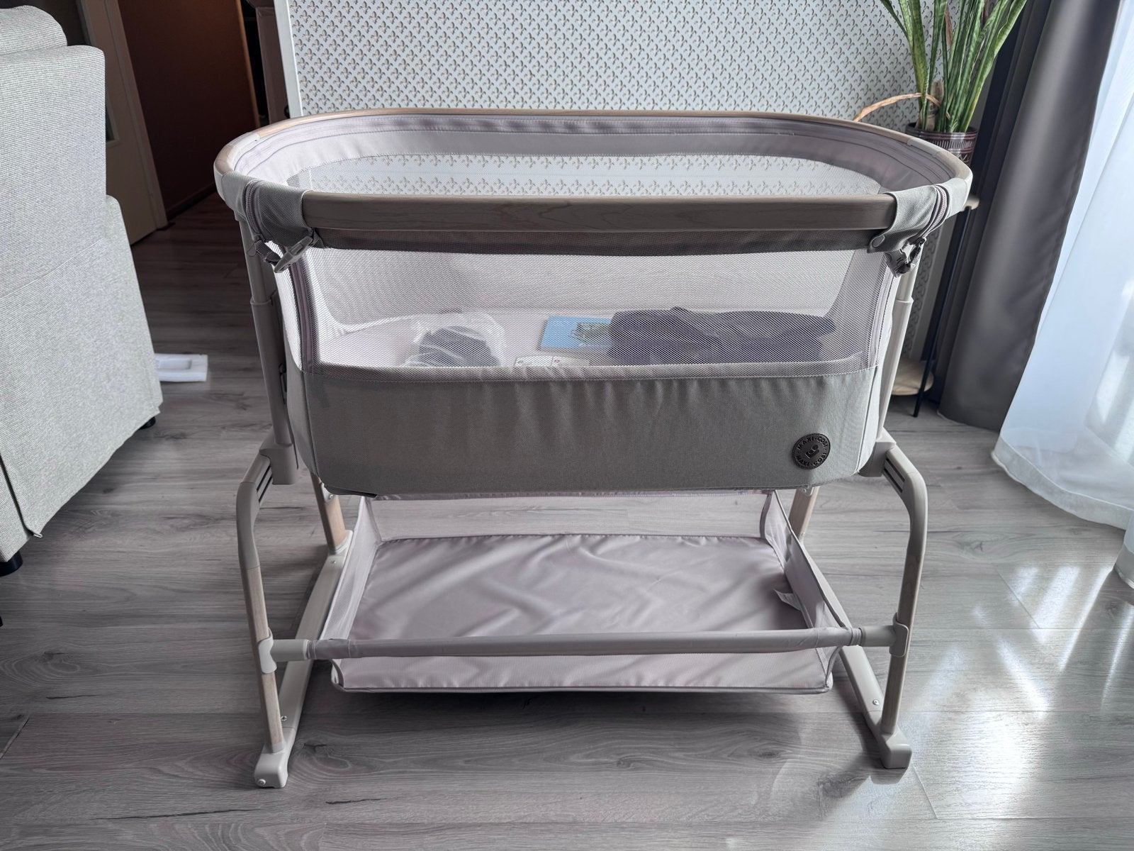 Maxi Cosi Iora Air Classic Beige Co-sleeper - Zo goed als ni, Kinderen en Baby's, Babywiegjes en Ledikanten, Ophalen of Verzenden