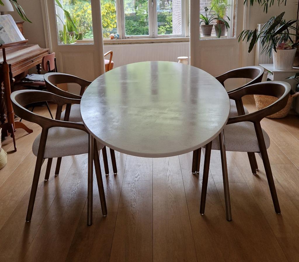 Witte ovalen tafel met chromen poten Ikea, Huis en Inrichting, Tafels | Eettafels, Gebruikt, 100 tot 150 cm, 200 cm of meer, Vijf personen of meer