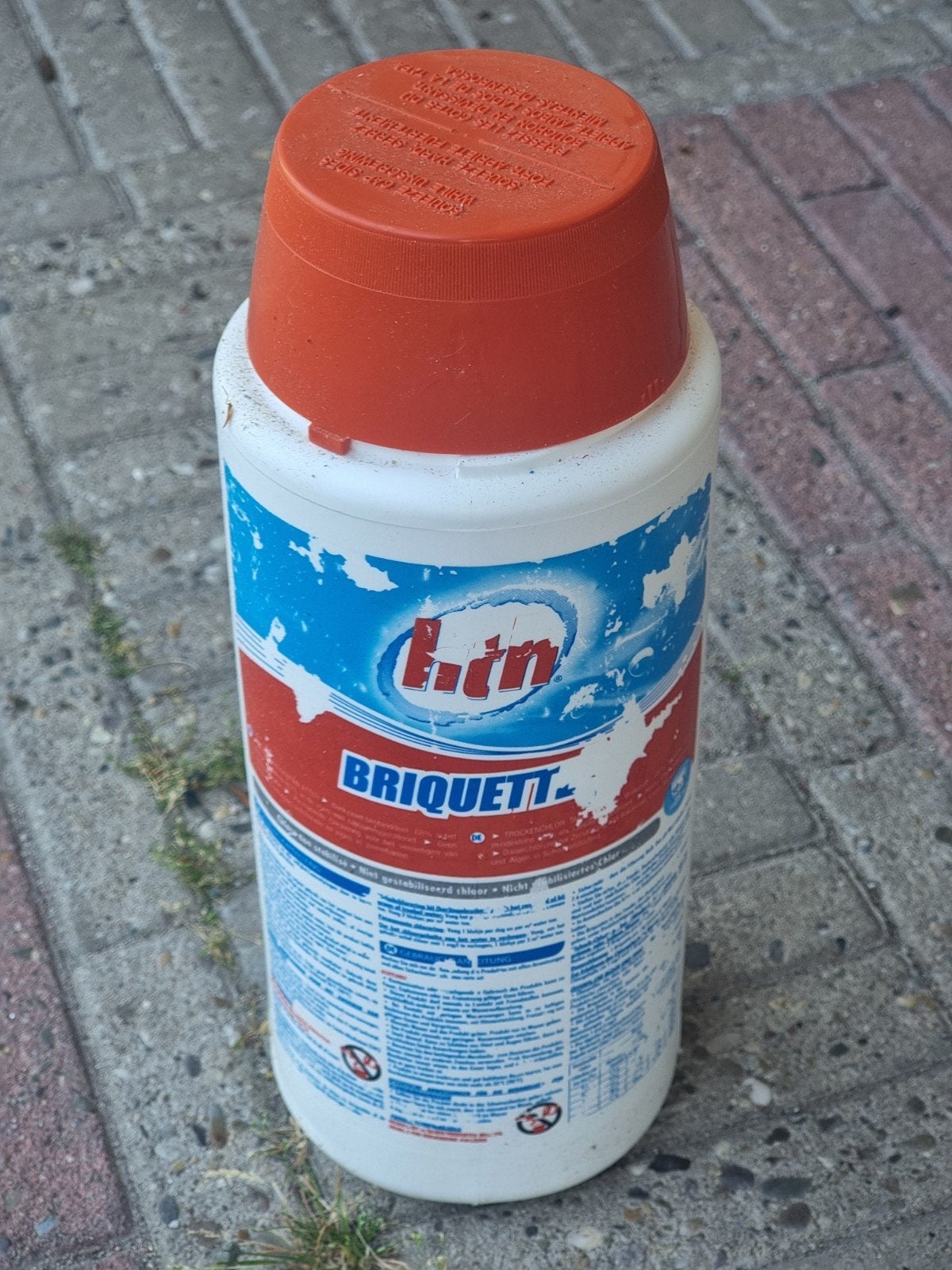 HTH Briquette Ongestabiliseerd Chloor Zwembad - ruim 2 kg, Ophalen, Gebruikt, Reinigingsmiddel