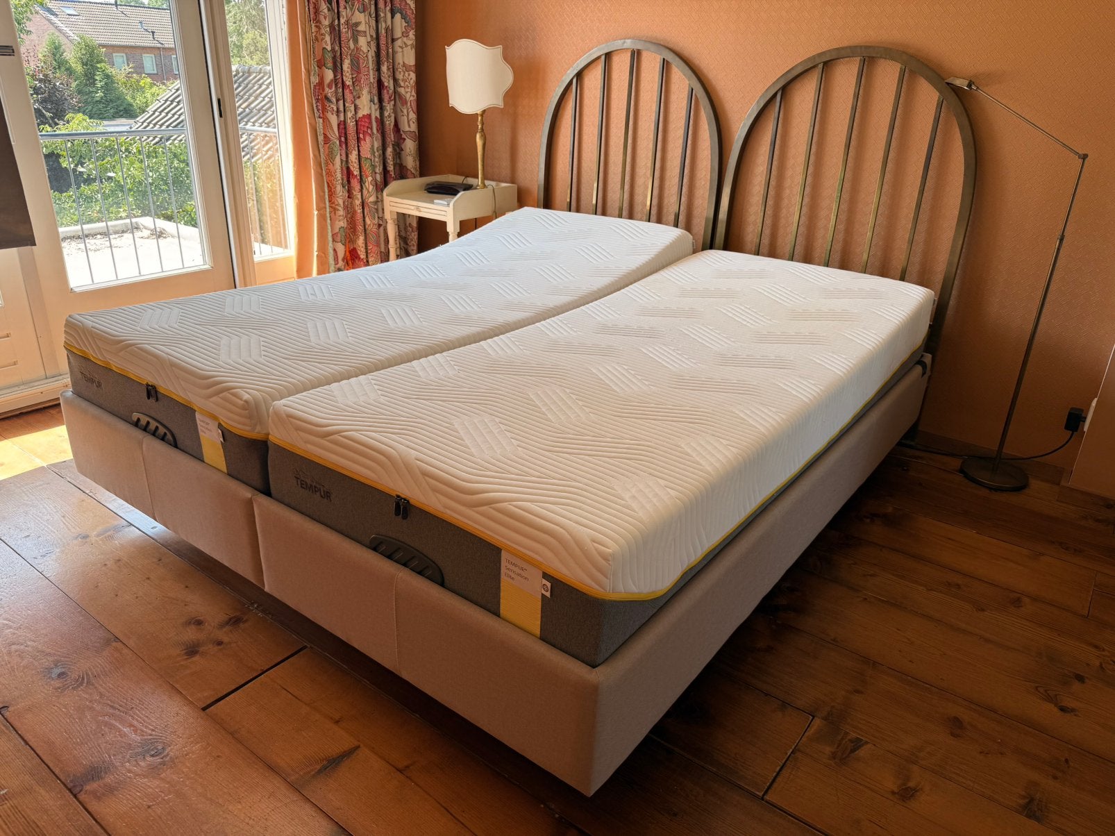 2 Elektrische Tempur bedden met matrassen, Ophalen, 90 cm, Tweepersoons, 200 cm