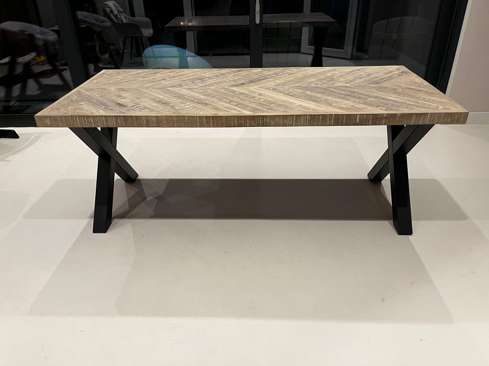 WOOOD tafel Tablo mangohout visgraat 55 mm 200 x 90cm, Huis en Inrichting, Tafels | Eettafels, Ophalen, Gebruikt, Overige materialen