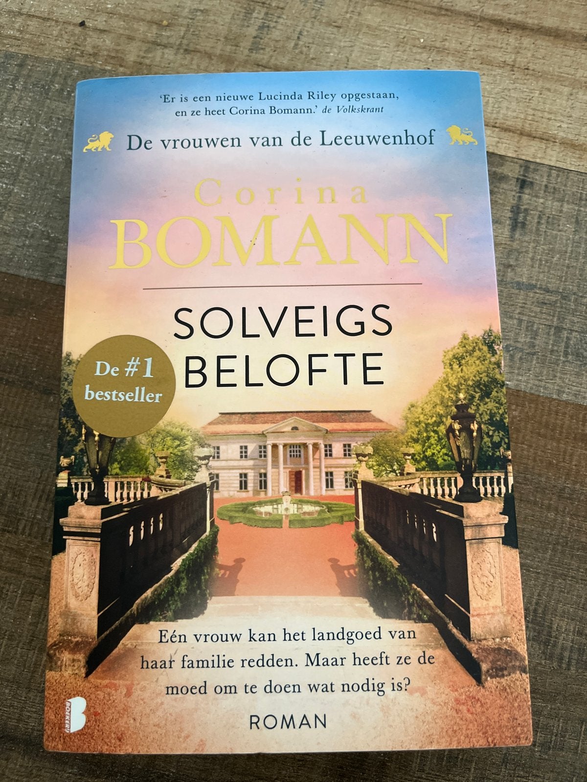 Solveigs Belofte - Corina Bomann (De vrouwen van de Leeuwenh, Boeken, Ophalen of Verzenden, Zo goed als nieuw, Europa overig