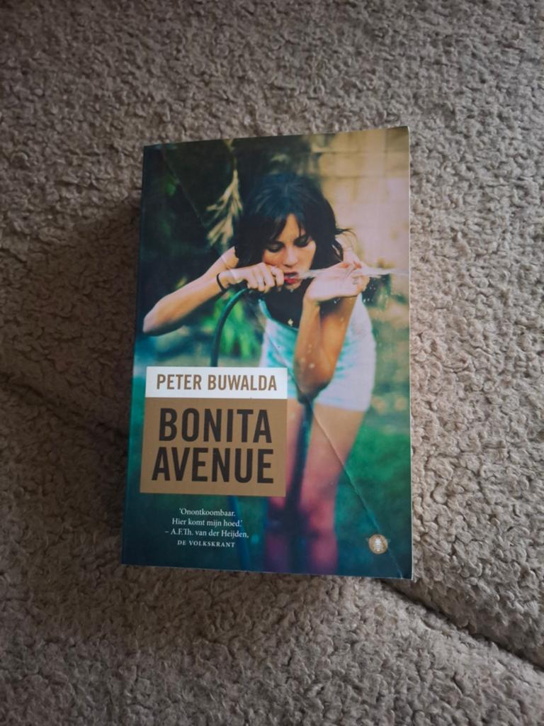 Peter Buwalda - Bonita avenue, Ophalen of Verzenden, Zo goed als nieuw, Peter Buwalda