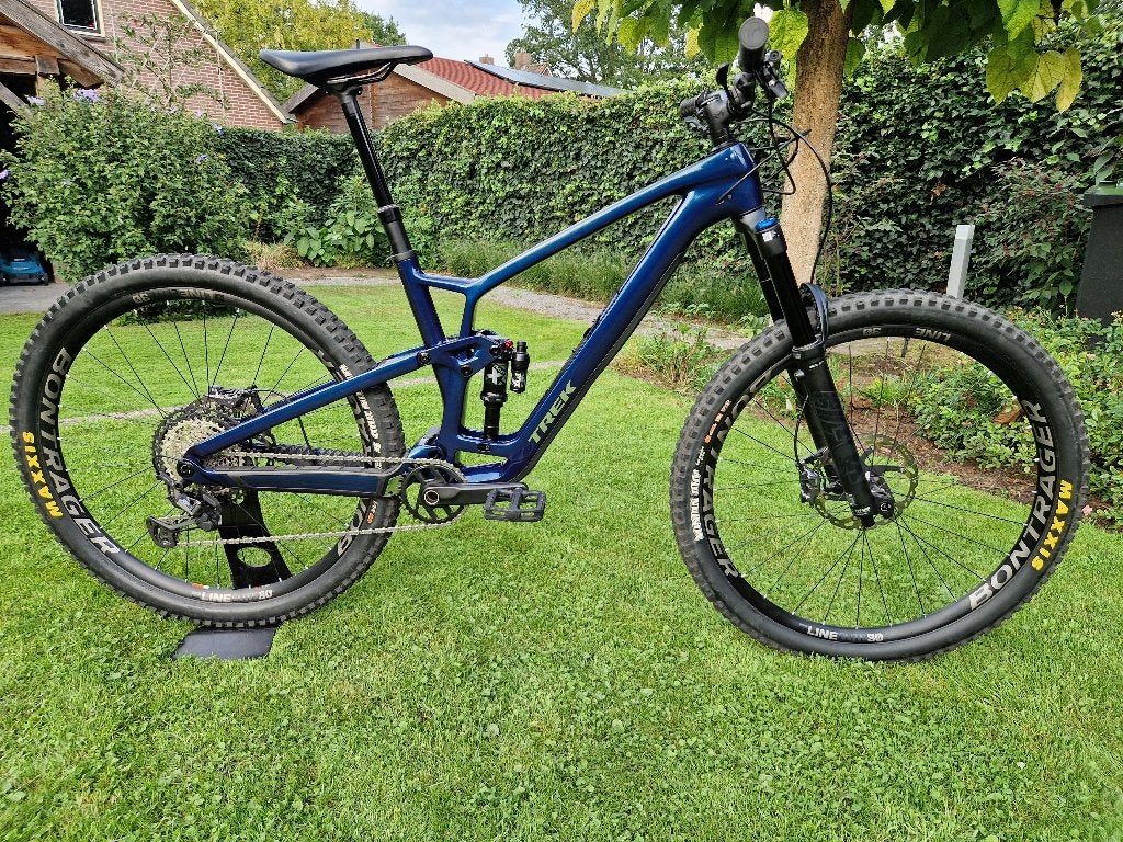 Foto 4 van Trek Fuel EX 9.8 Carbon 29er Fully Mountainbike (Nieuwstaat)