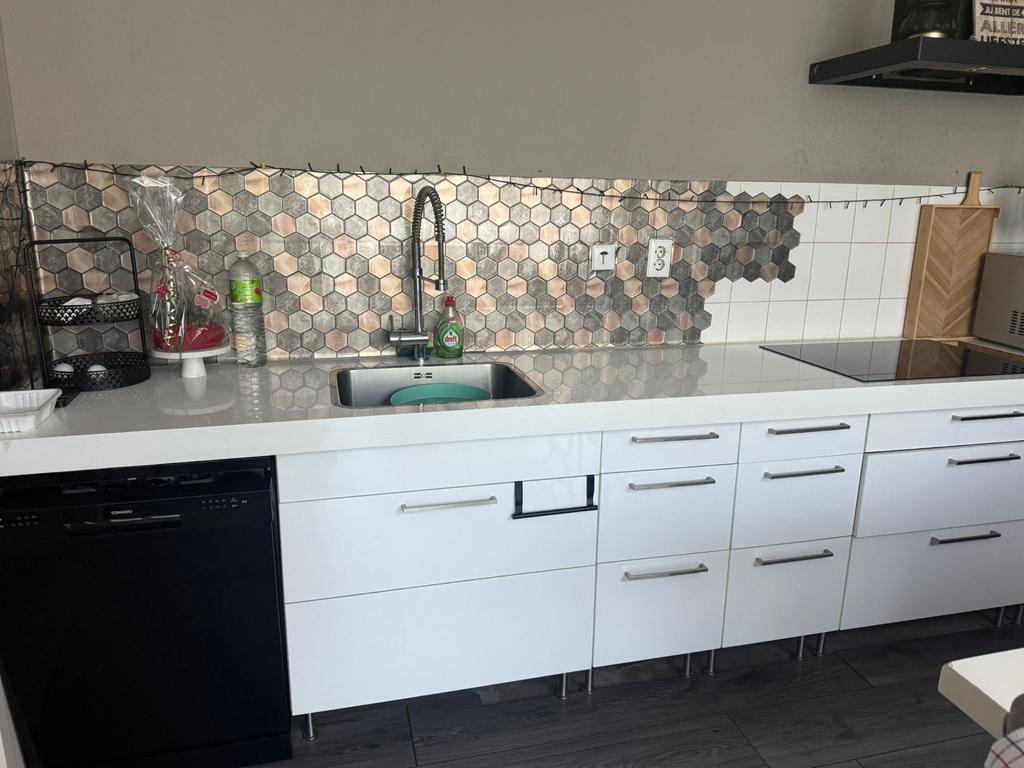 Mooie keuken wegens verhuizing - veel ruimte, zonder apparat, Huis en Inrichting, Keuken | Complete keukens, Wit, Enkelwandige keuken