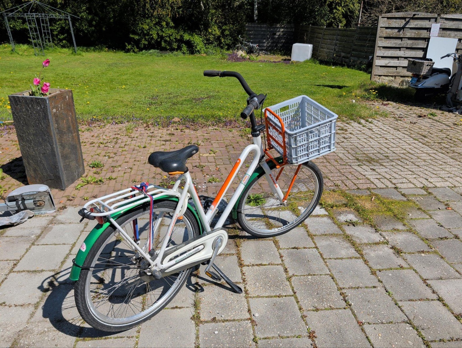 Batavus stadsfiets met krat - Ideaal voor boodschappen, Ophalen, Gebruikt, Velgrem, Versnellingen