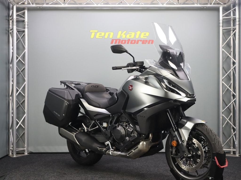 Honda NT 1100, Bedrijf, Toermotor