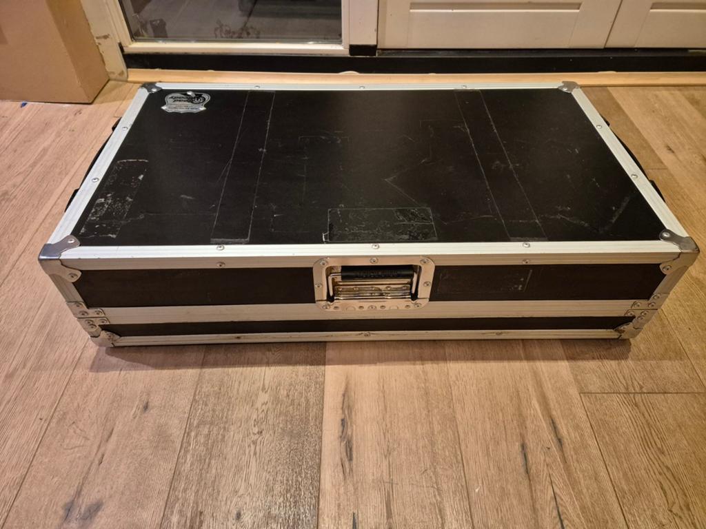 Pedalboard Road Ready RRGP32W flightcase 32 inch met LED, Muziek en Instrumenten, Effecten, Ophalen, Gebruikt