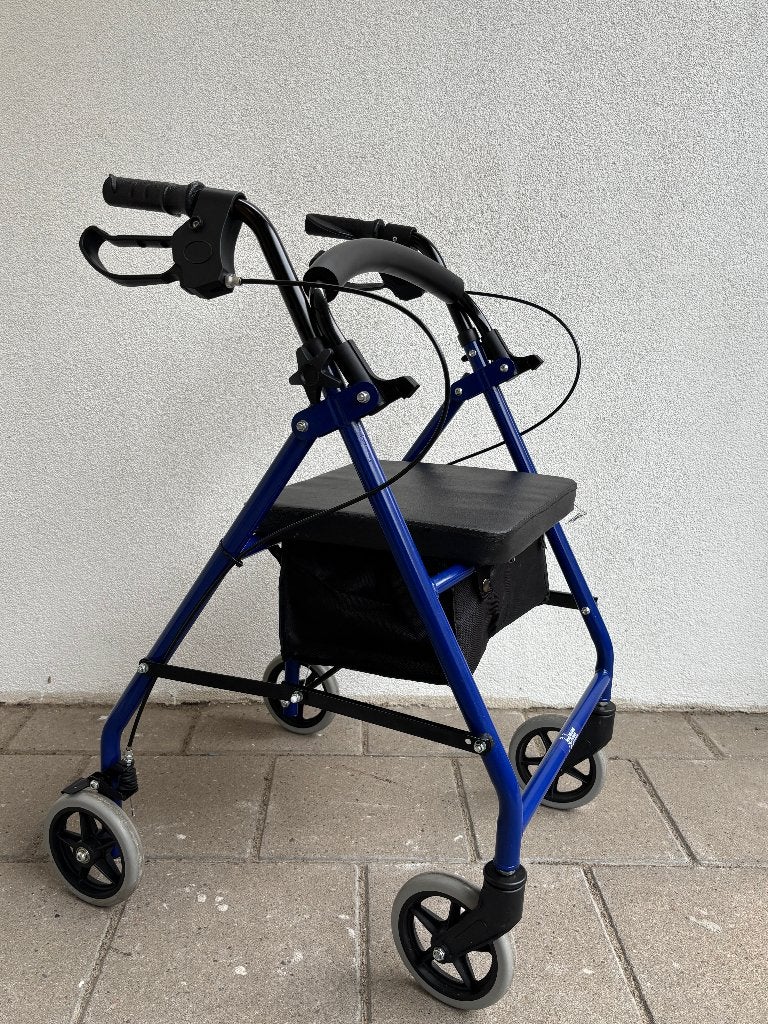 Nr 15 ... Rollator donkerblauw lichtgewicht, Ophalen, ., Zo goed als nieuw, .