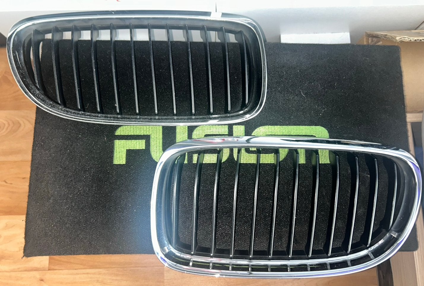 Originele BMW E90 LCI Chromen Nieren Grill Set, Ophalen of Verzenden, Voor, BMW, Bumper