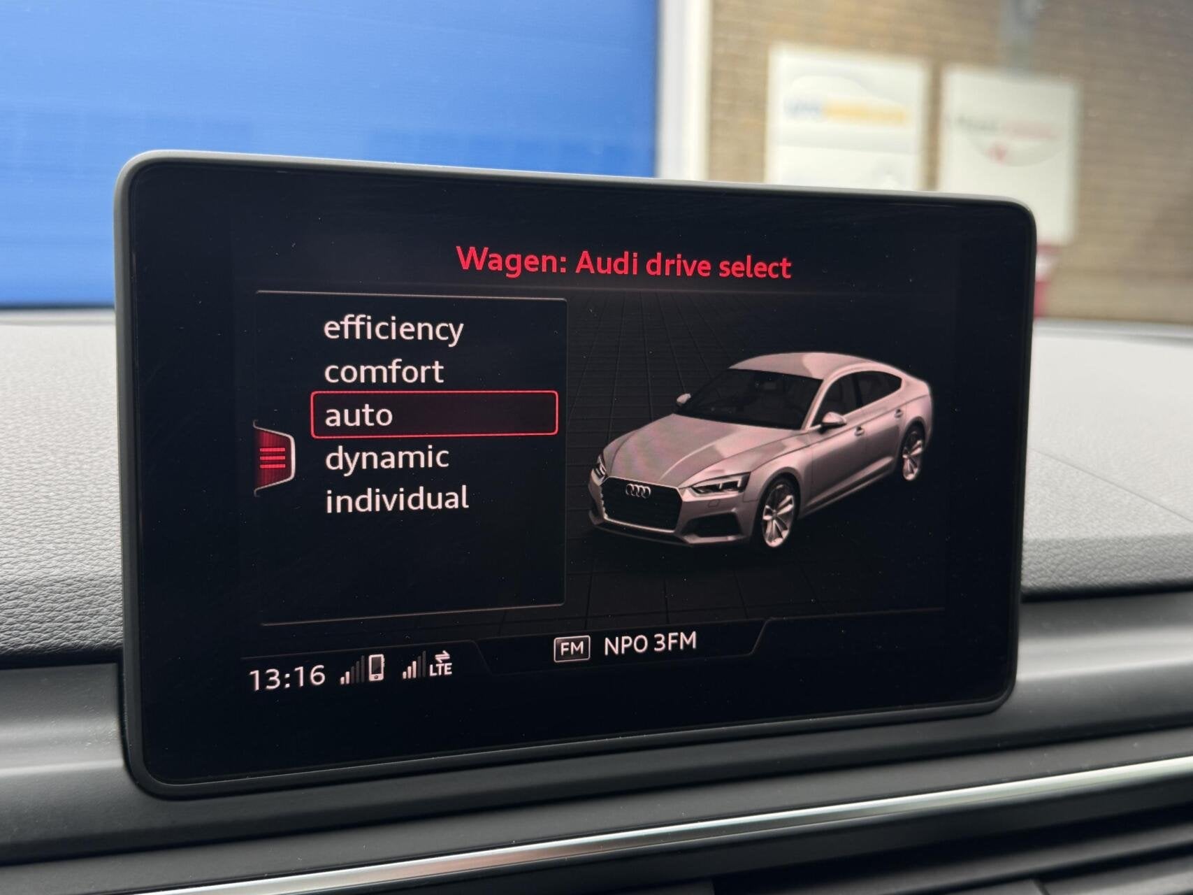 Foto 17 van Audi A5 Sportback 2.0 TFSI MHEV Sport S-line Edition