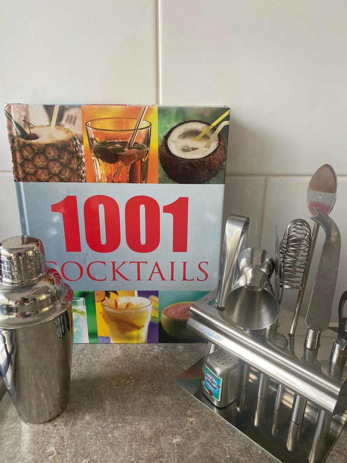 Cocktail Kookboek met Complete Mixset en Gereedschap, Overige typen, Zilver, Ophalen of Verzenden, Zo goed als nieuw