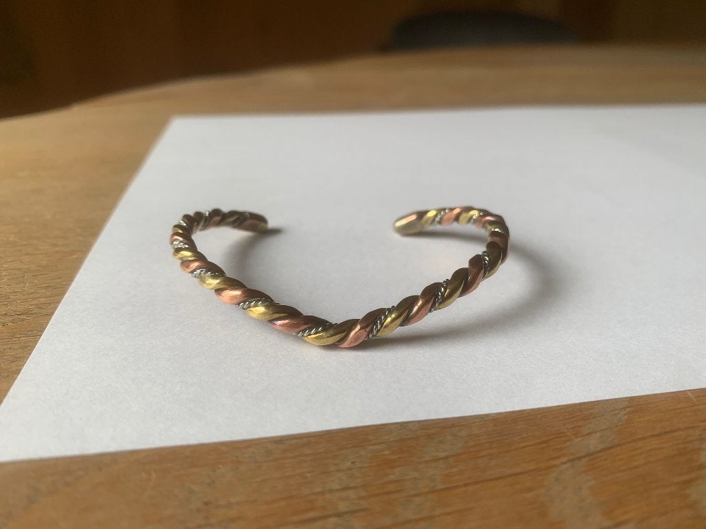 Armband, in hartvorm gedraaid (nieuw), Sieraden, Tassen en Uiterlijk, Verzenden, Nieuw, Goud, Zilver