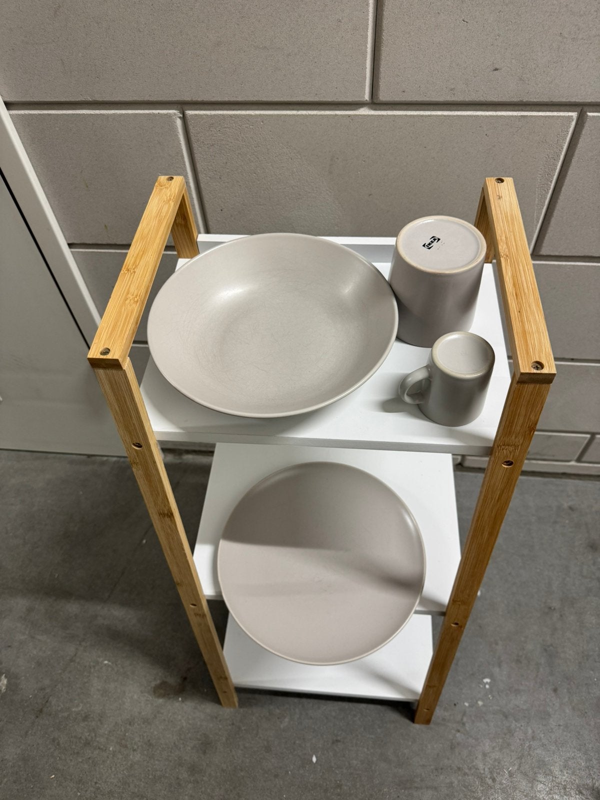 Complete set Ikea FÄRGKLAR plates/DINERA mugs in light beige, Ophalen of Verzenden, Zo goed als nieuw