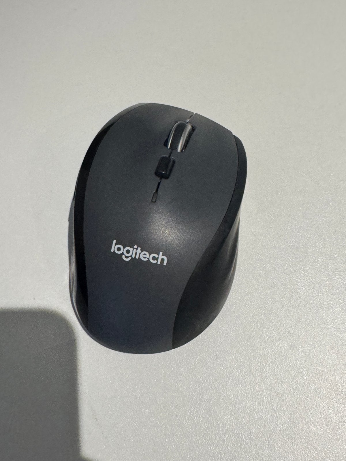Logitech Marathon Mouse M705 Draadloze Muis met USB Ontvange, Computers en Software, Rechtshandig, Muis, Gebruikt, Ergonomisch