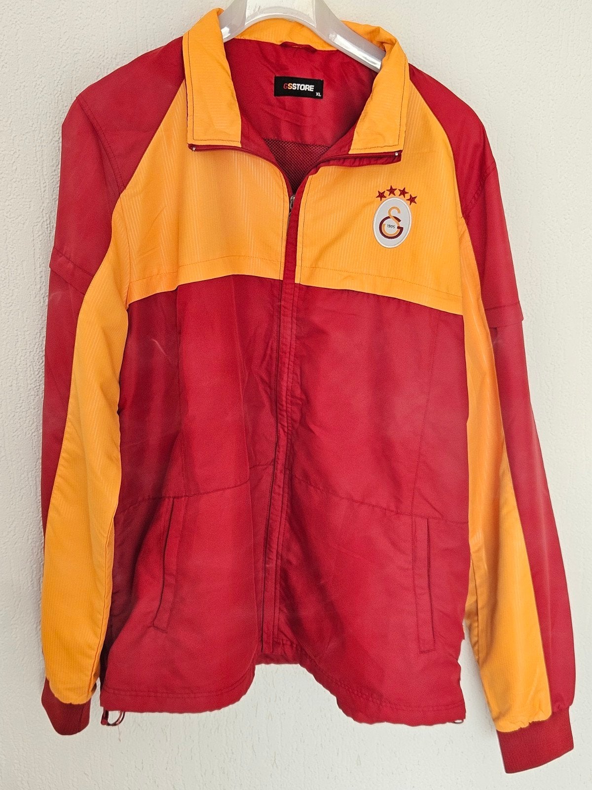 Galatasaray Fan Vest -  (Maat XL valt als L), Maat 52/54 (L), Meerkleurig, Ophalen of Verzenden, Voetbal