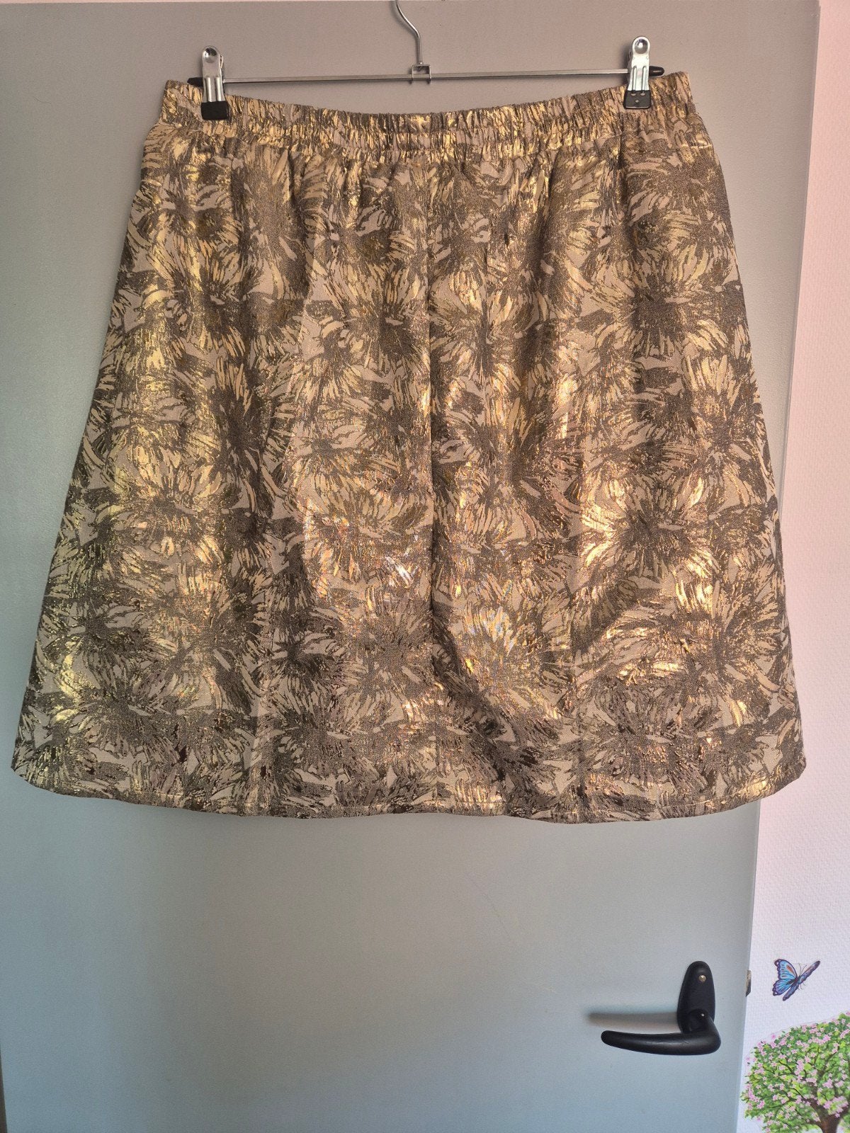 Gouden rok Kaffe curve maat 48, Maat 46/48 (XL) of groter, Zo goed als nieuw, Knielengte, Goud