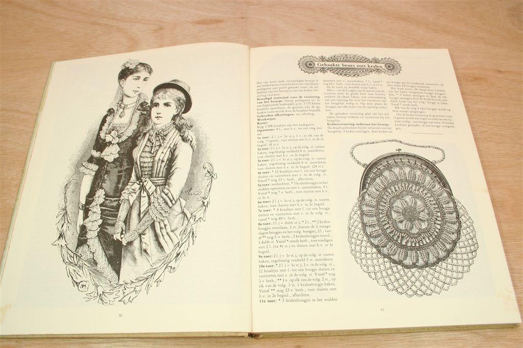 Groot Handwerkboek uit Grootmoeders Jeugd + Patronenblad, Ophalen of Verzenden, Gelezen, Tekenen en Schilderen