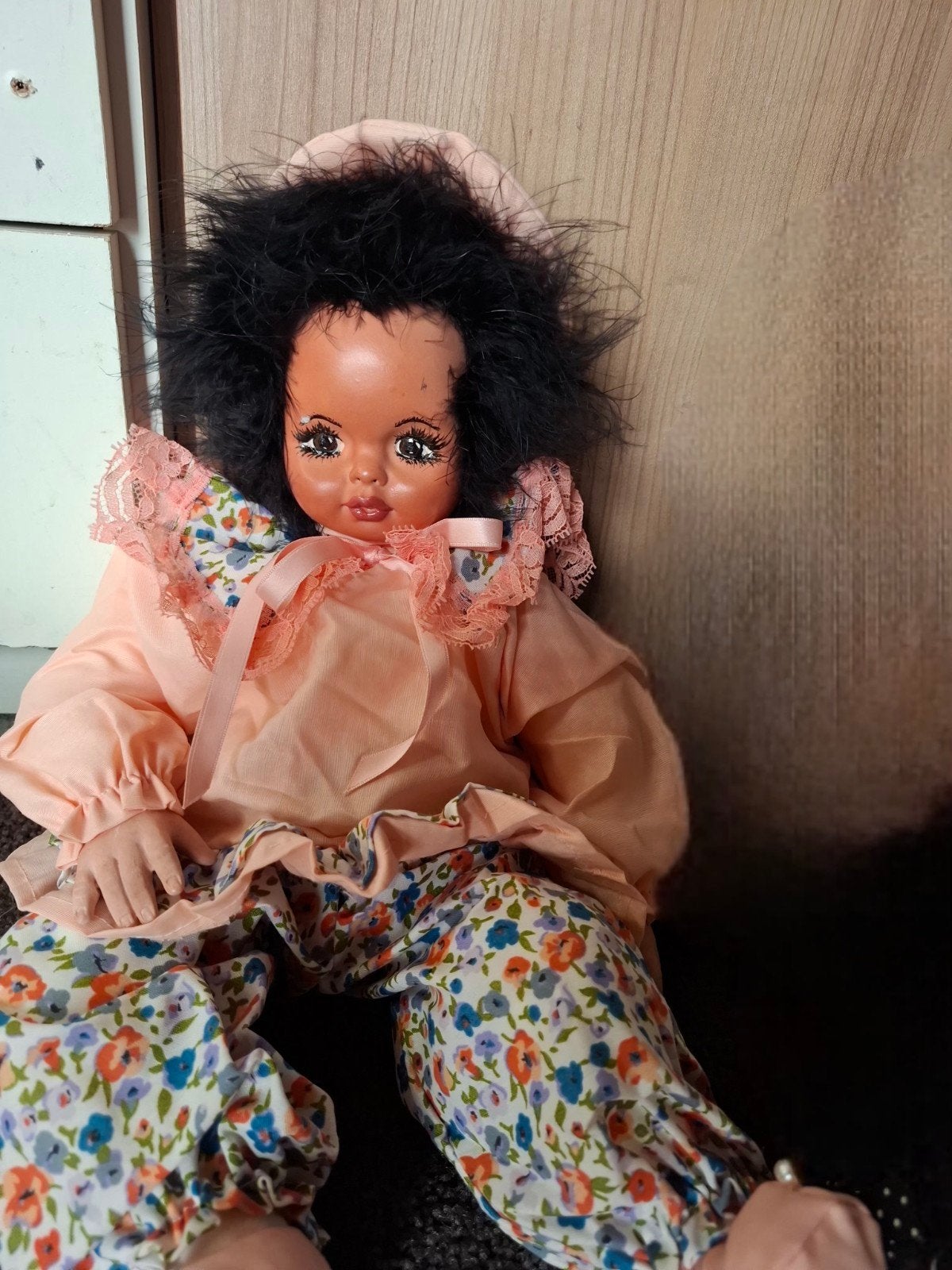 Vintage pop met bloemenbroek en roze blouse, Ophalen of Verzenden, Gebruikt, Pop