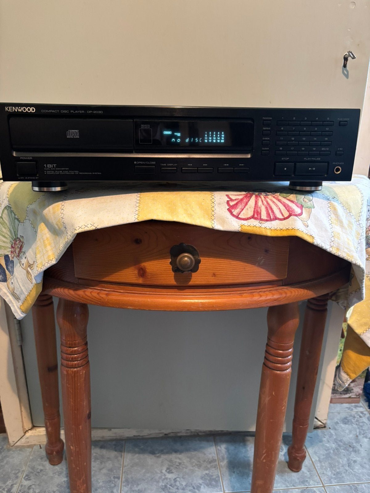 Kenwood werkend te zien foto nu voor maar 40 e nette staat., Audio, Tv en Foto, Cd-spelers, Ophalen of Verzenden, Zo goed als nieuw