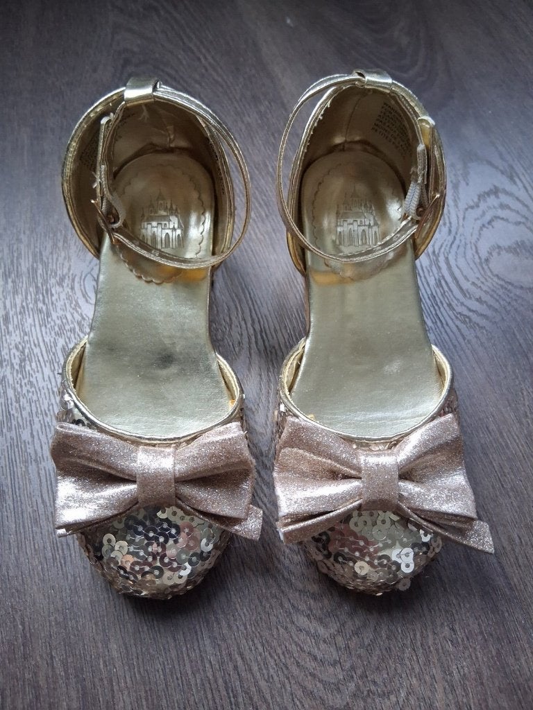 Schoenen van Belle, de Disney-prinses, Ophalen of Verzenden, Assepoester of Belle, Zo goed als nieuw, Overige typen
